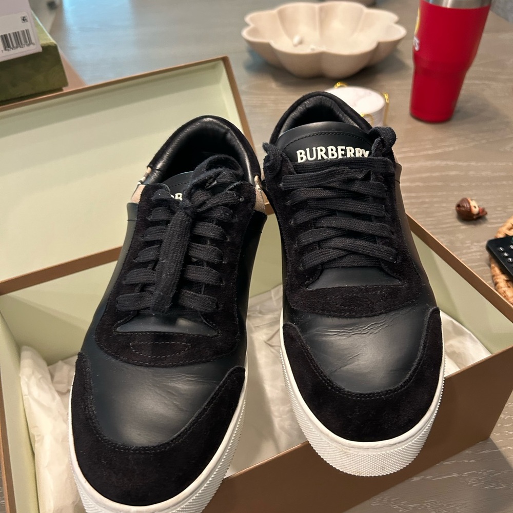 Burberry Men's Black and Tan Sneakers - Picture 6 of 9